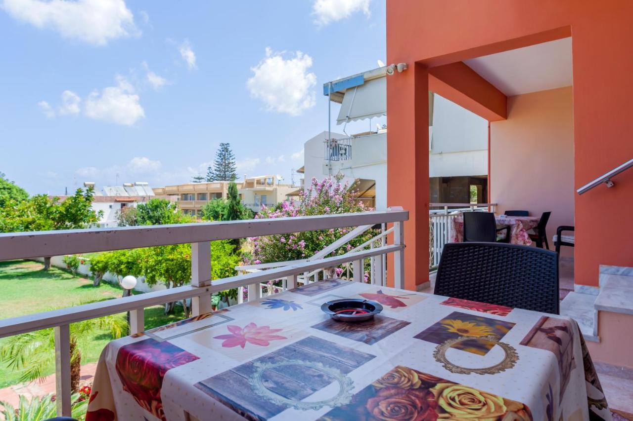 Christine Seaside Apartments In Chania Stalos Exterior photo