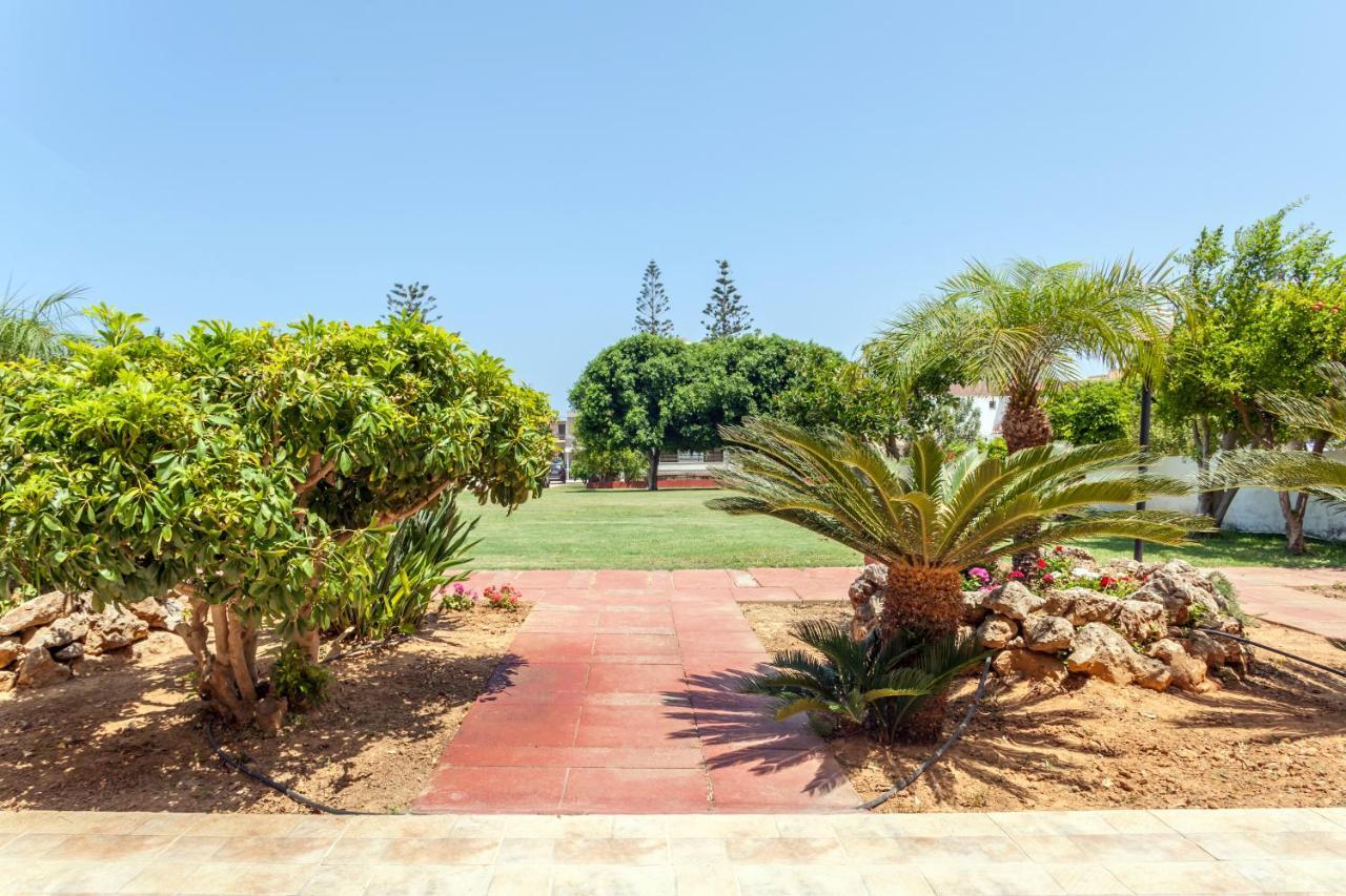 Christine Seaside Apartments In Chania Stalos Exterior photo