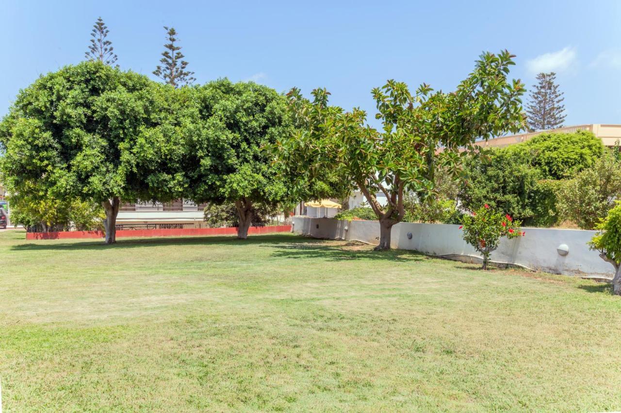 Christine Seaside Apartments In Chania Stalos Exterior photo